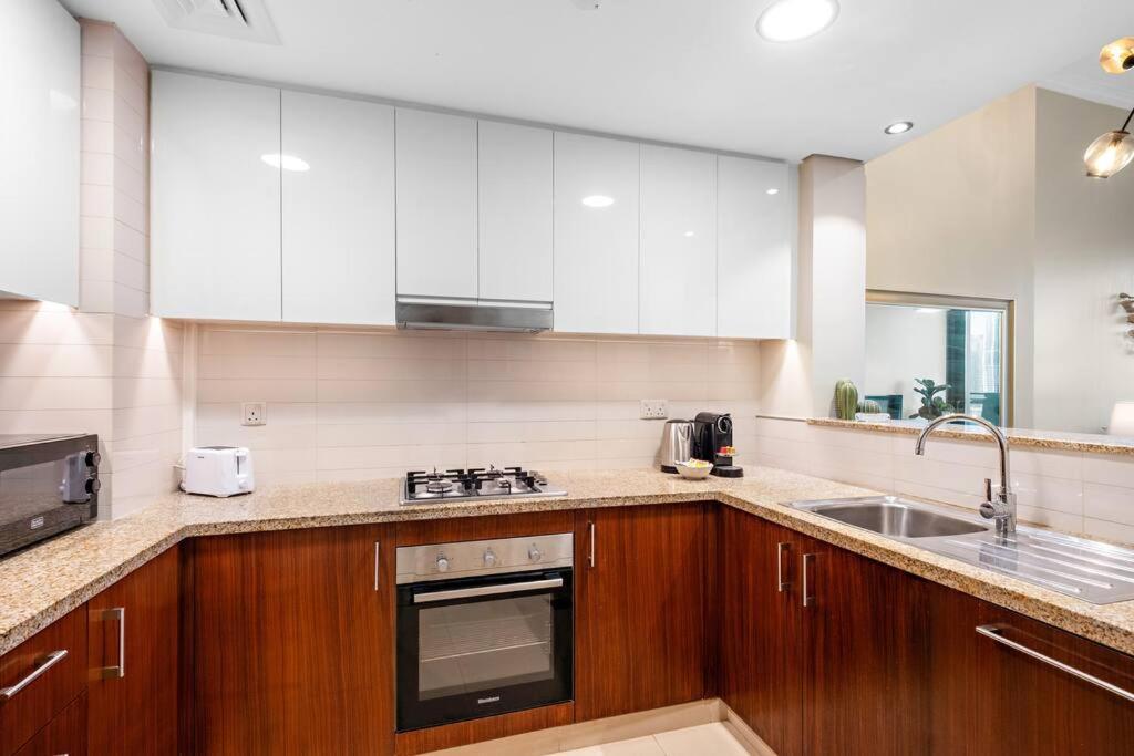 Apartment First Class 1br Burj Khalifa & Fountain Views *