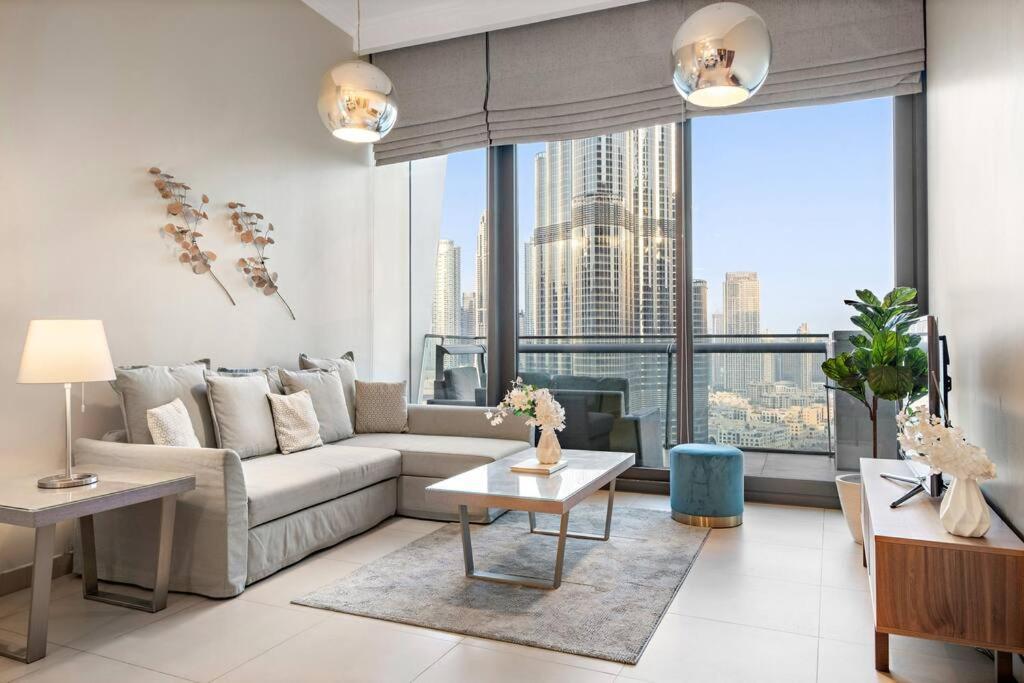 First Class 1br Burj Khalifa & Fountain Views * Dubai